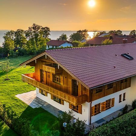 Graf Chiemo Suites - Direkt Am Chiemsee Mit Separatem Seezugang Chieming Ngoại thất bức ảnh