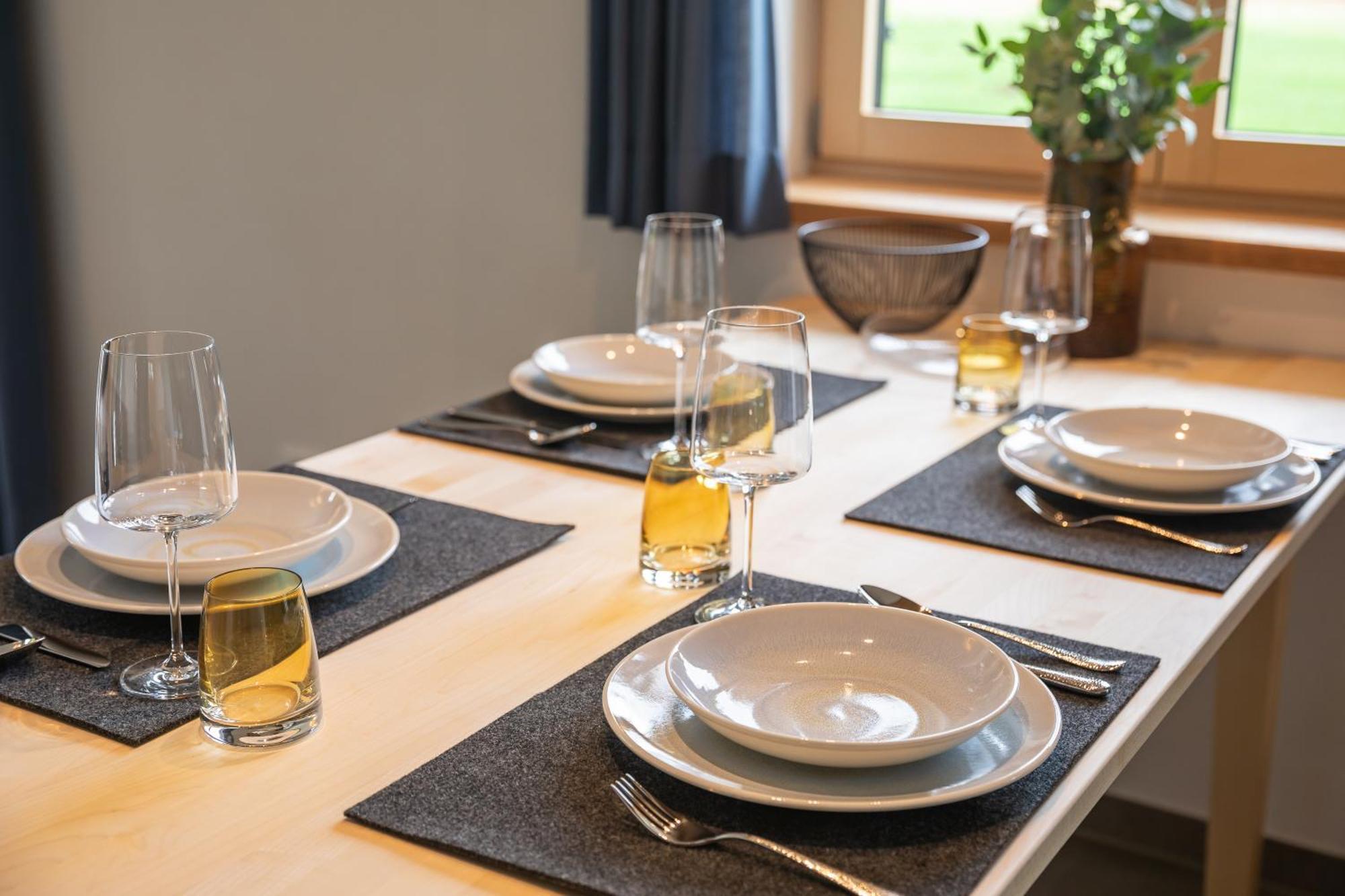 Graf Chiemo Suites - Direkt Am Chiemsee Mit Separatem Seezugang Chieming Ngoại thất bức ảnh