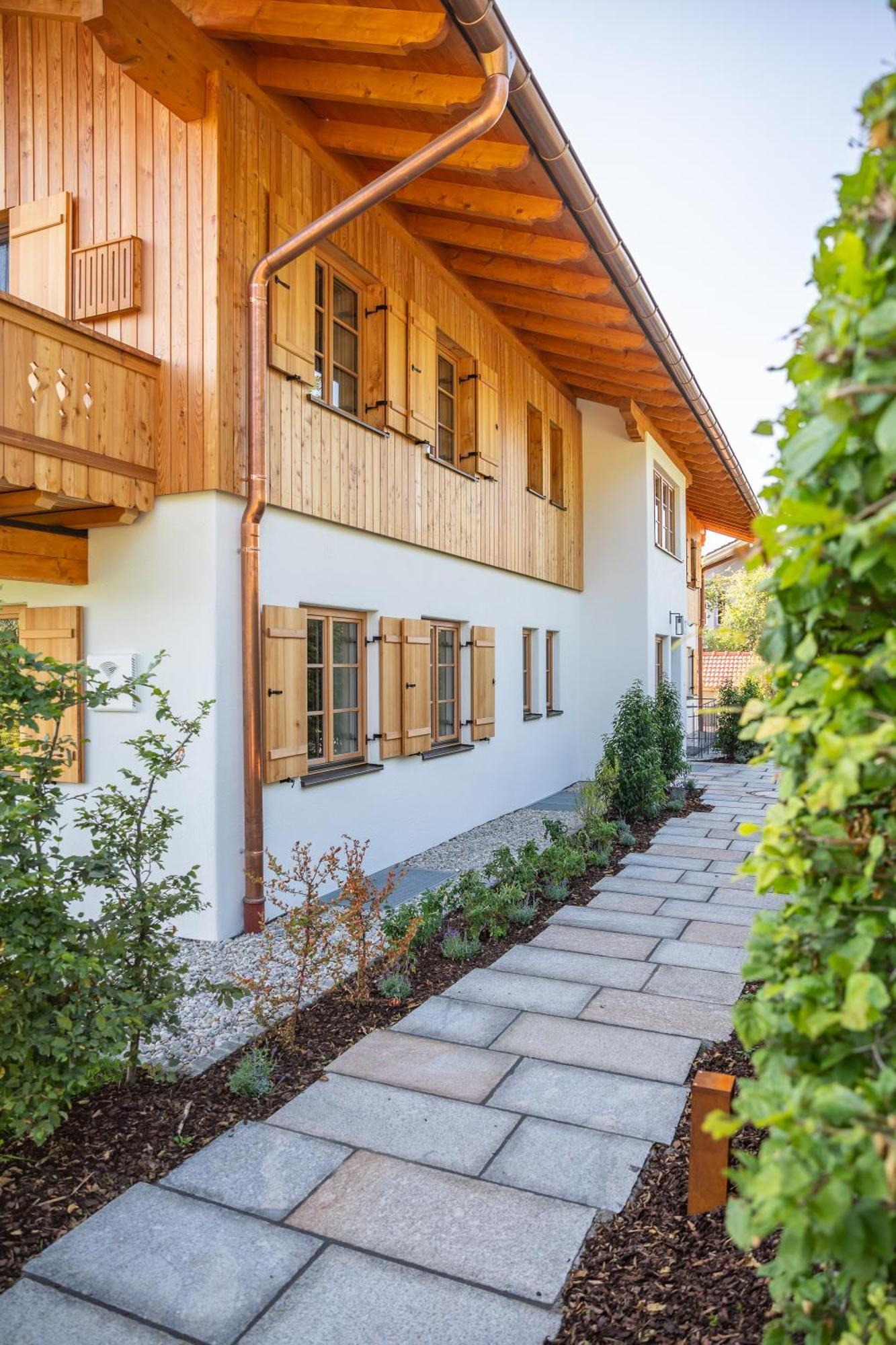 Graf Chiemo Suites - Direkt Am Chiemsee Mit Separatem Seezugang Chieming Ngoại thất bức ảnh