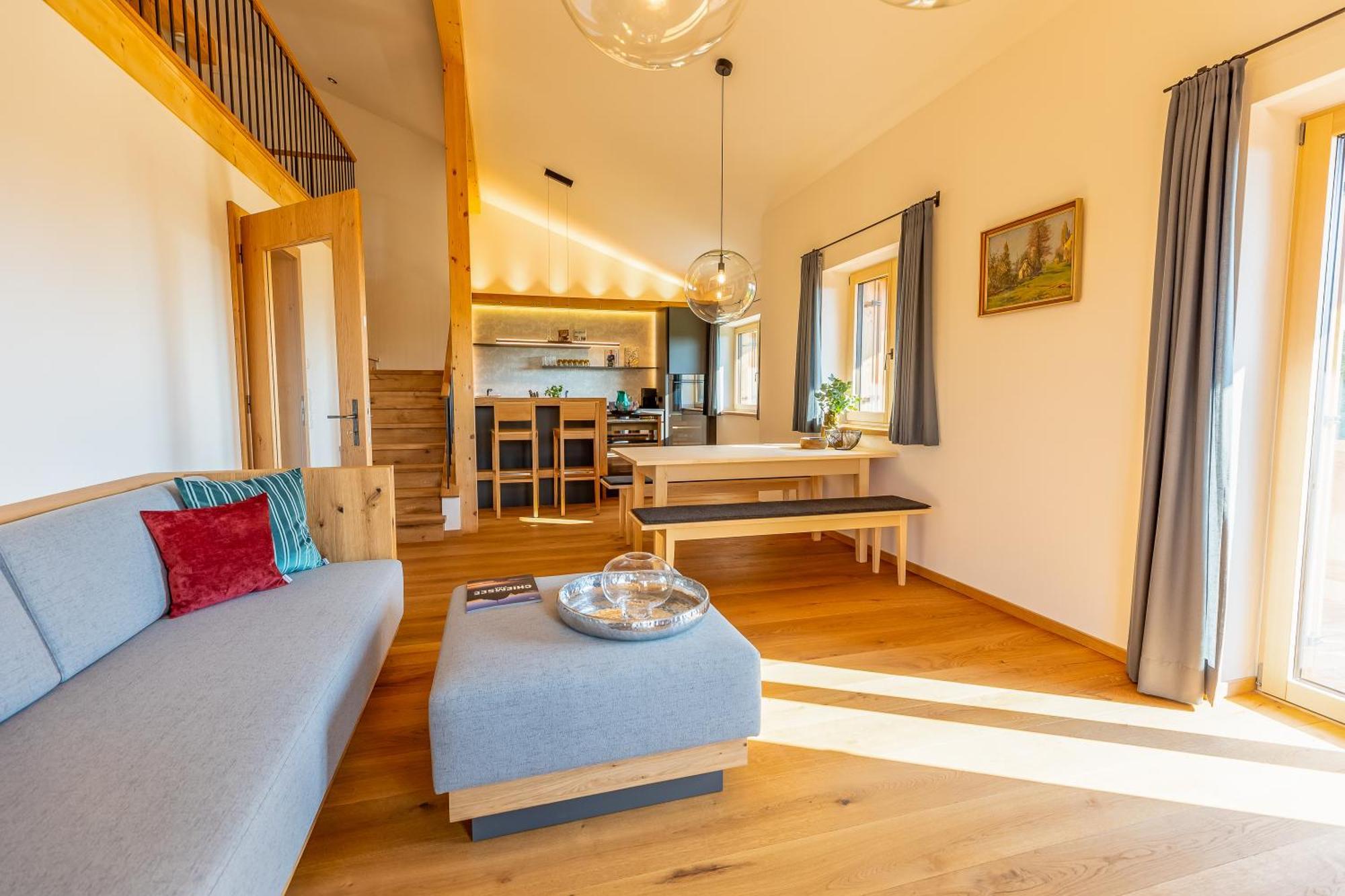 Graf Chiemo Suites - Direkt Am Chiemsee Mit Separatem Seezugang Chieming Ngoại thất bức ảnh