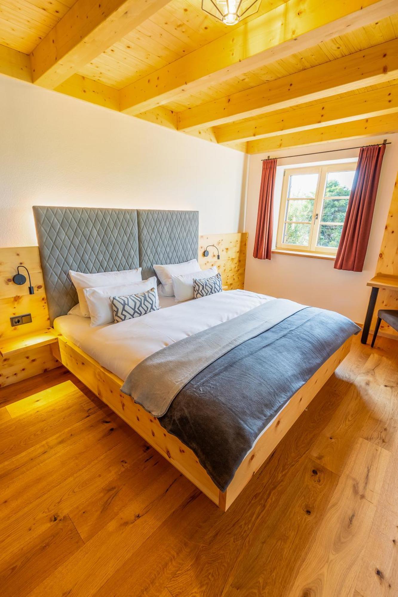 Graf Chiemo Suites - Direkt Am Chiemsee Mit Separatem Seezugang Chieming Ngoại thất bức ảnh