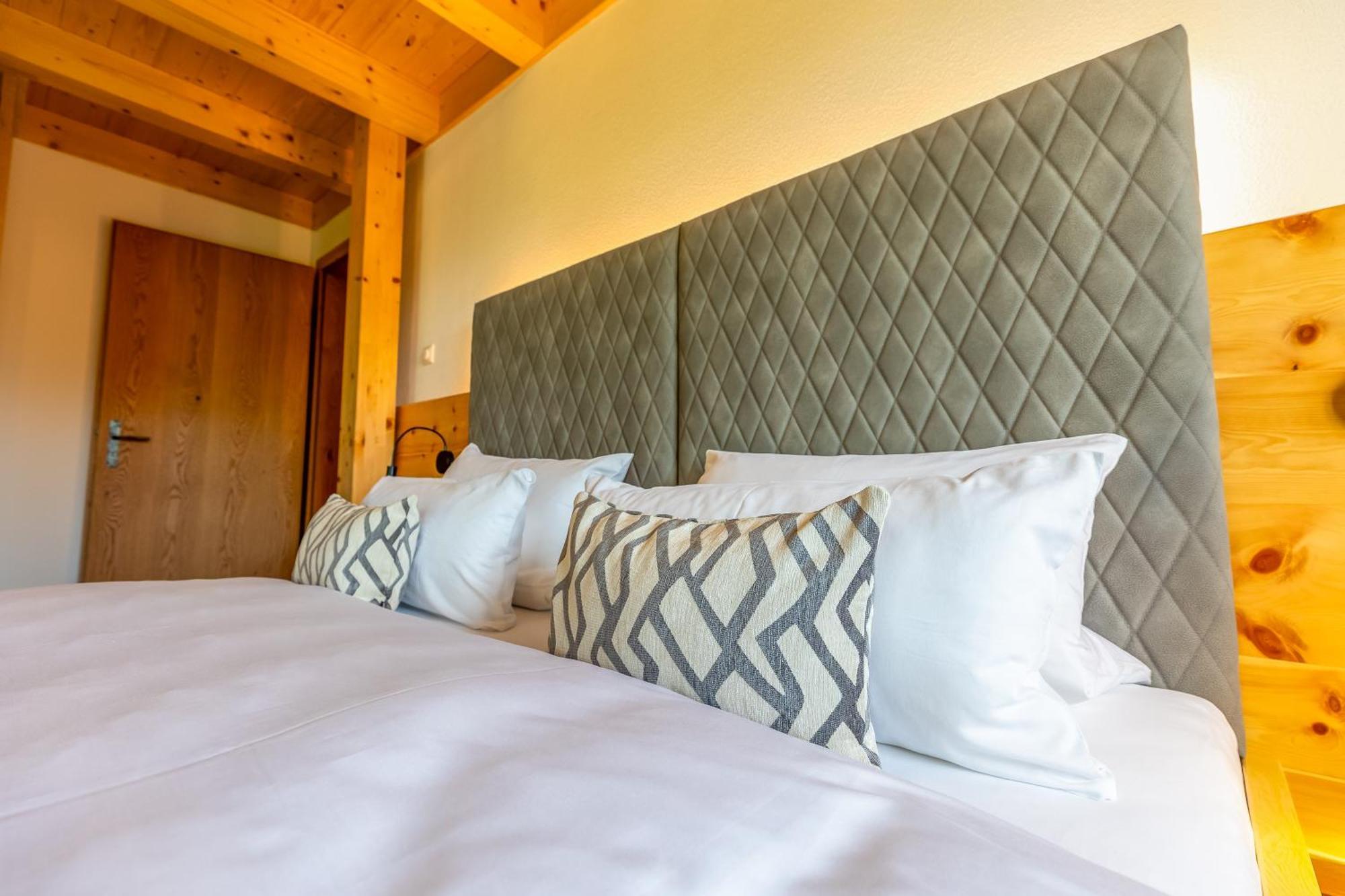 Graf Chiemo Suites - Direkt Am Chiemsee Mit Separatem Seezugang Chieming Ngoại thất bức ảnh
