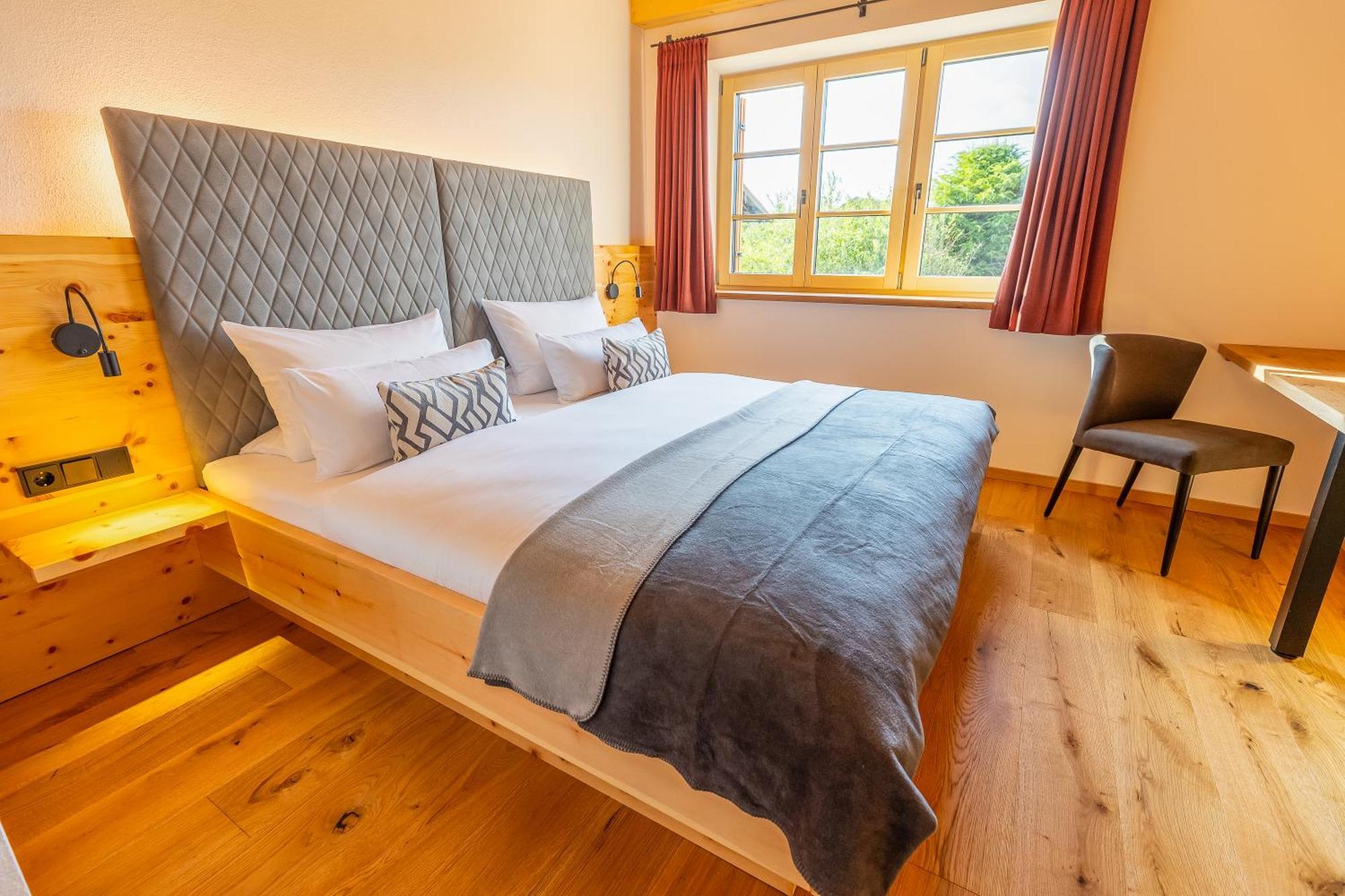 Graf Chiemo Suites - Direkt Am Chiemsee Mit Separatem Seezugang Chieming Ngoại thất bức ảnh