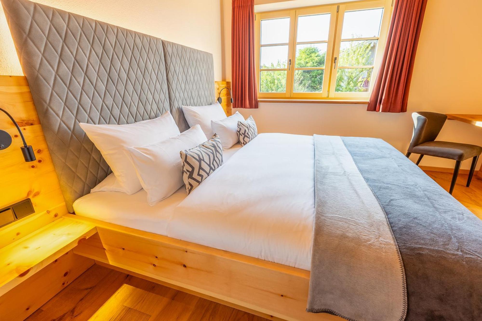 Graf Chiemo Suites - Direkt Am Chiemsee Mit Separatem Seezugang Chieming Ngoại thất bức ảnh
