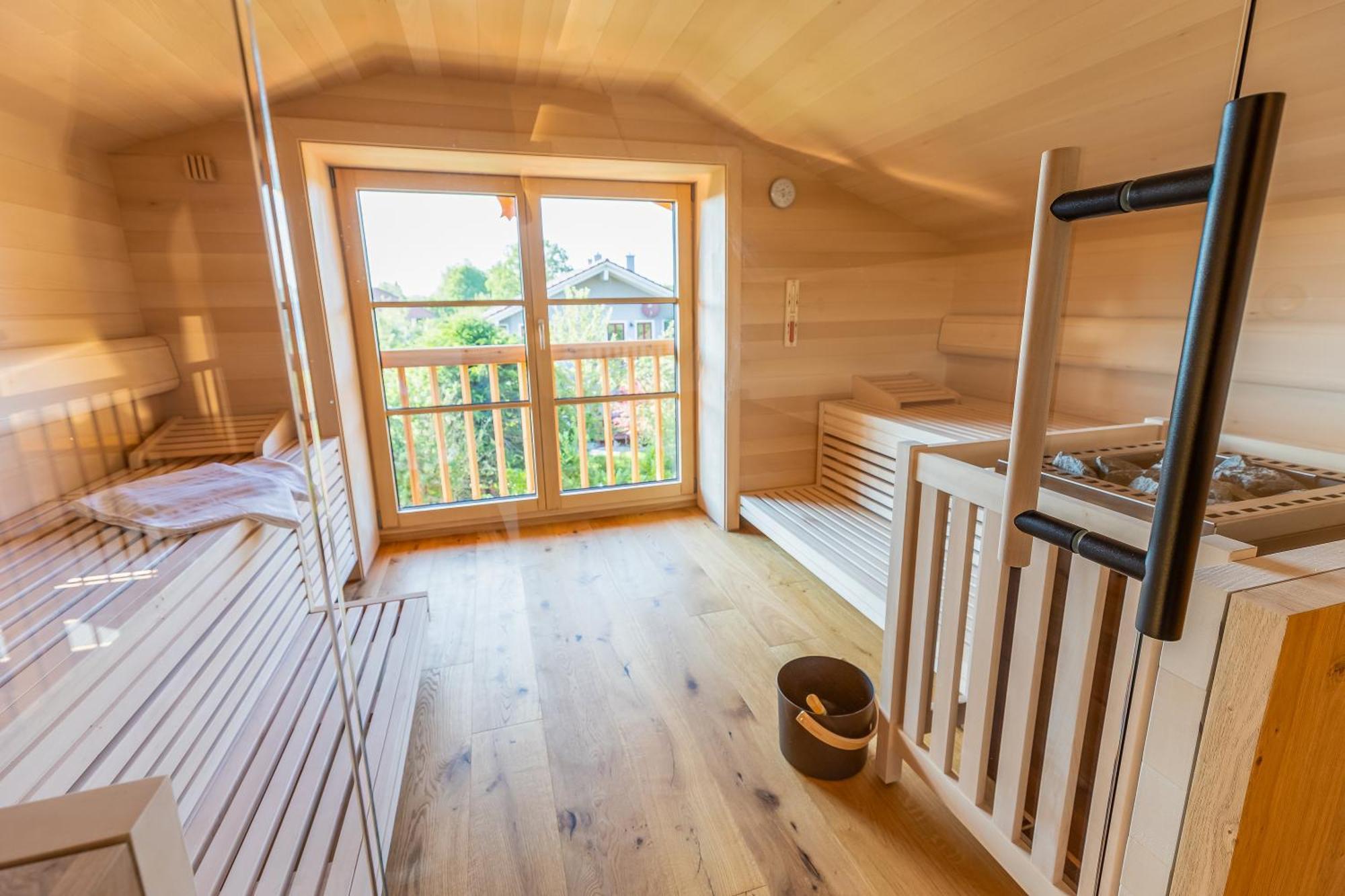 Graf Chiemo Suites - Direkt Am Chiemsee Mit Separatem Seezugang Chieming Ngoại thất bức ảnh