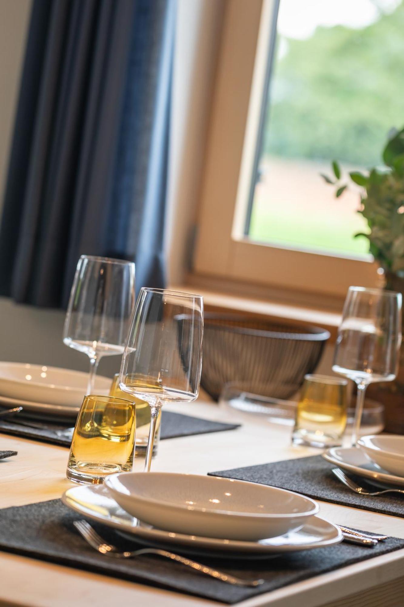 Graf Chiemo Suites - Direkt Am Chiemsee Mit Separatem Seezugang Chieming Ngoại thất bức ảnh