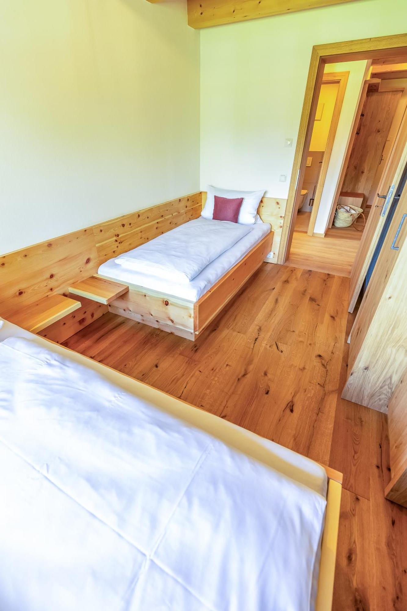 Graf Chiemo Suites - Direkt Am Chiemsee Mit Separatem Seezugang Chieming Ngoại thất bức ảnh