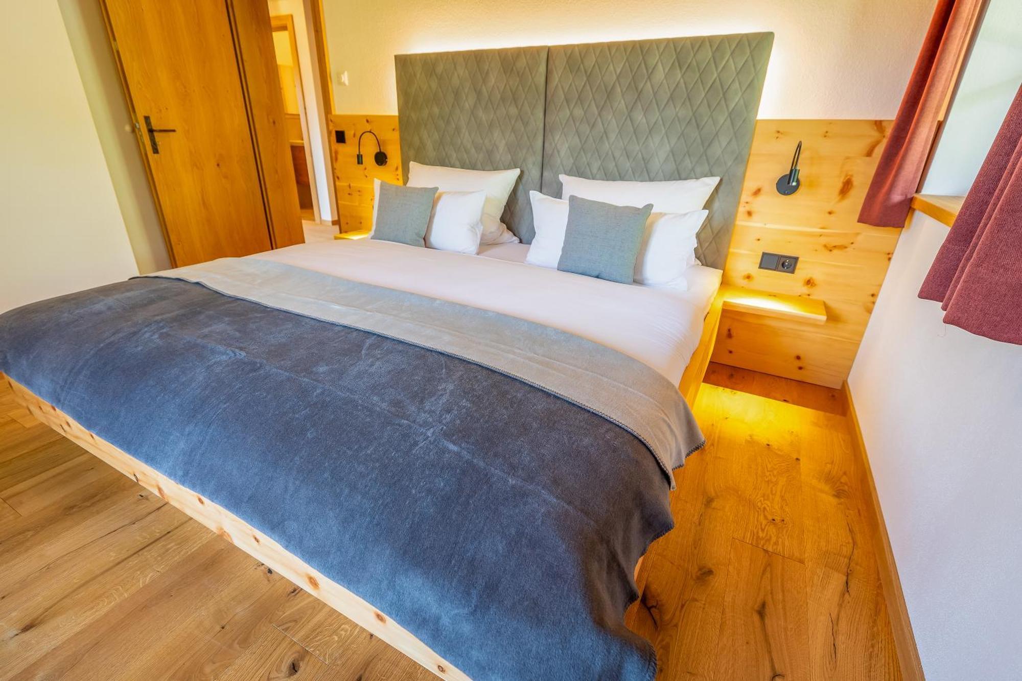 Graf Chiemo Suites - Direkt Am Chiemsee Mit Separatem Seezugang Chieming Ngoại thất bức ảnh